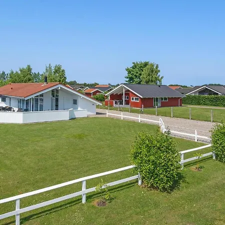 Gorgeous In Haderslev With Kitchen Vakantiehuis