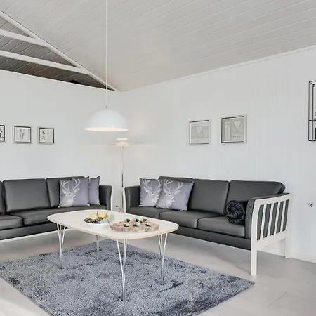 Gorgeous In Haderslev With Kitchen Vakantiehuis